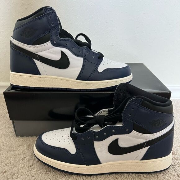 Air Jordan 1 High Midnight Navy Blue Sneakers - Picture 1 of 8